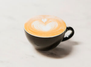  Flat White: Everything You Need to Know About This Newcomer Coffee